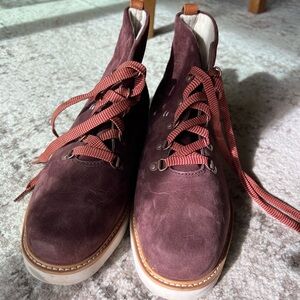Women’s suede boots